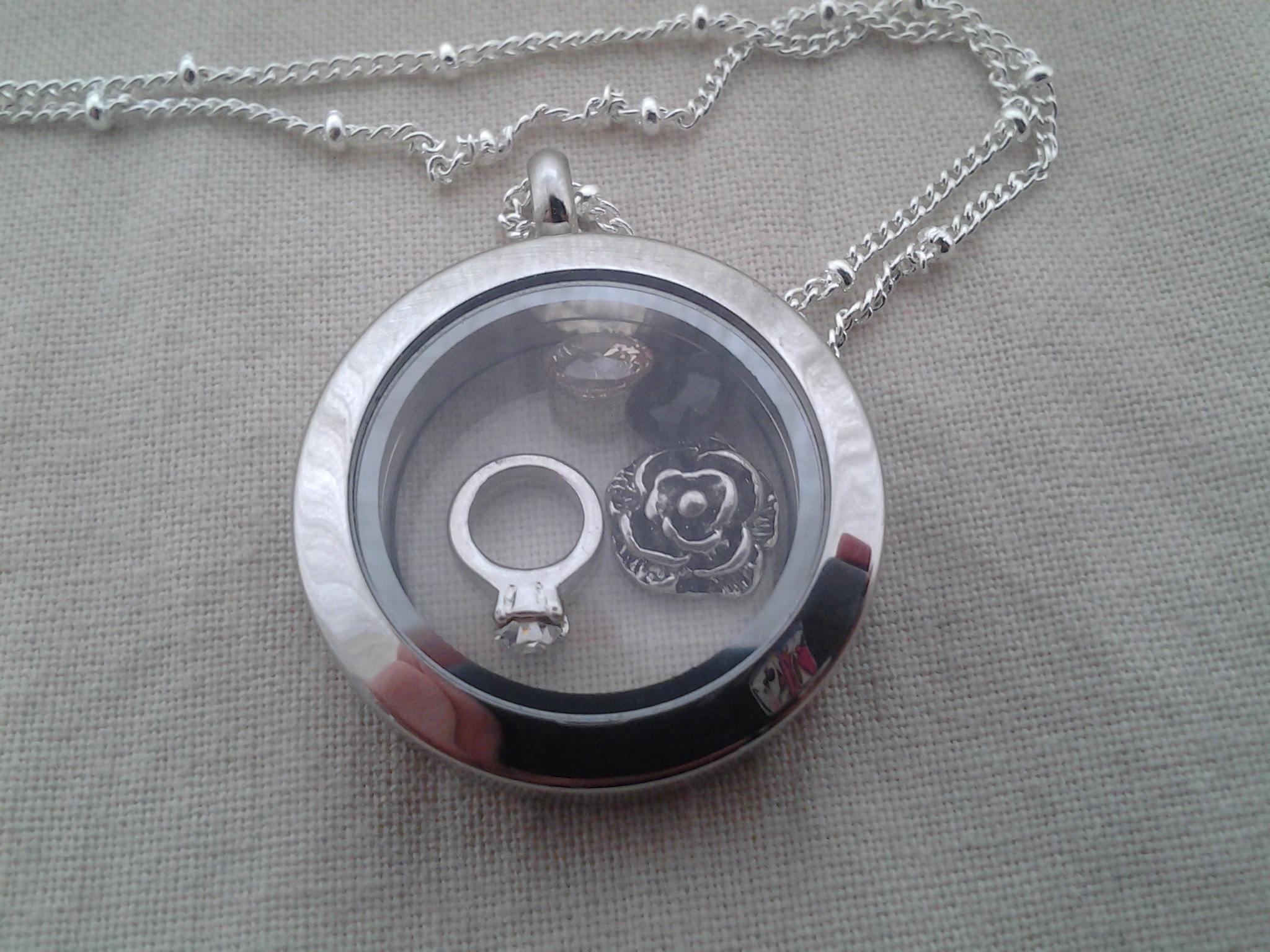 Origami Owl Living Locket Review Emily Reviews