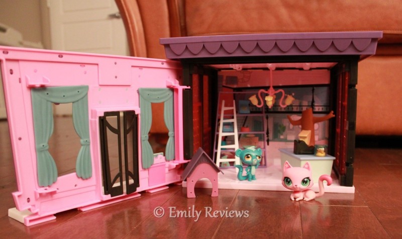 Hasbro Littlest Pet Shop Style Set Doll Playset 