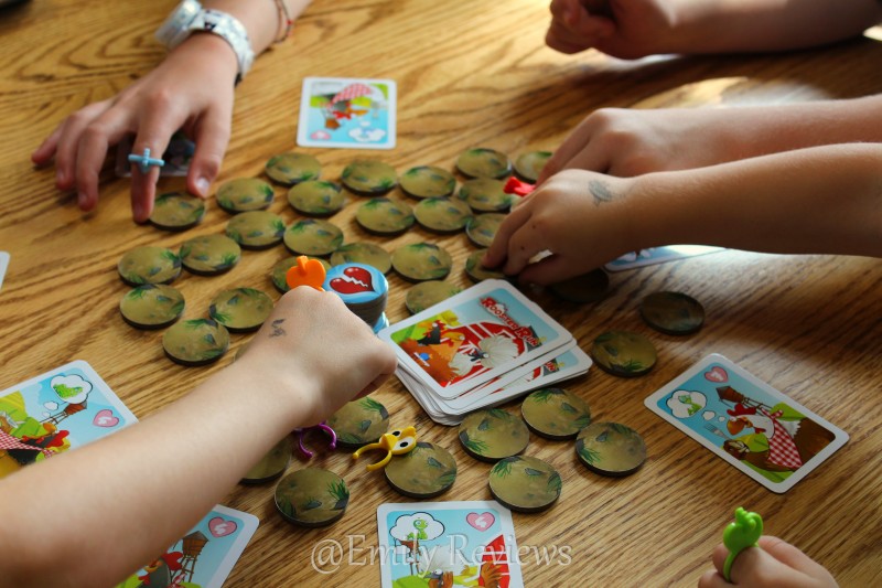 Blue Orange Games New Rooster Run: Woo picky chicks with perfect worms!