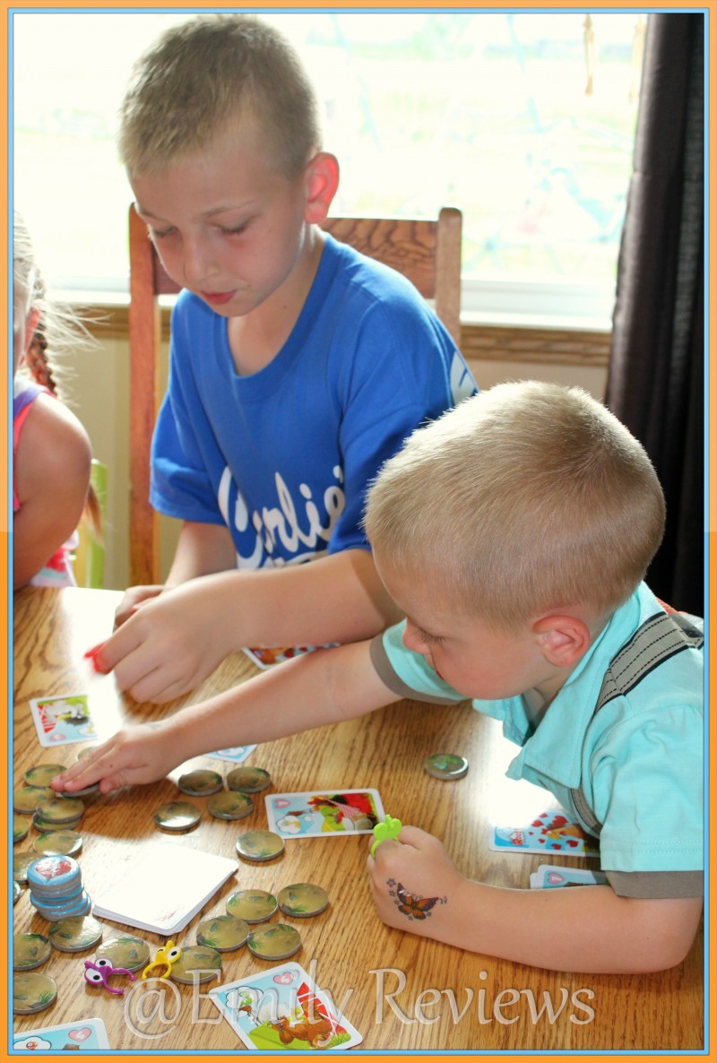 Blue Orange Games New Rooster Run: Woo picky chicks with perfect worms!