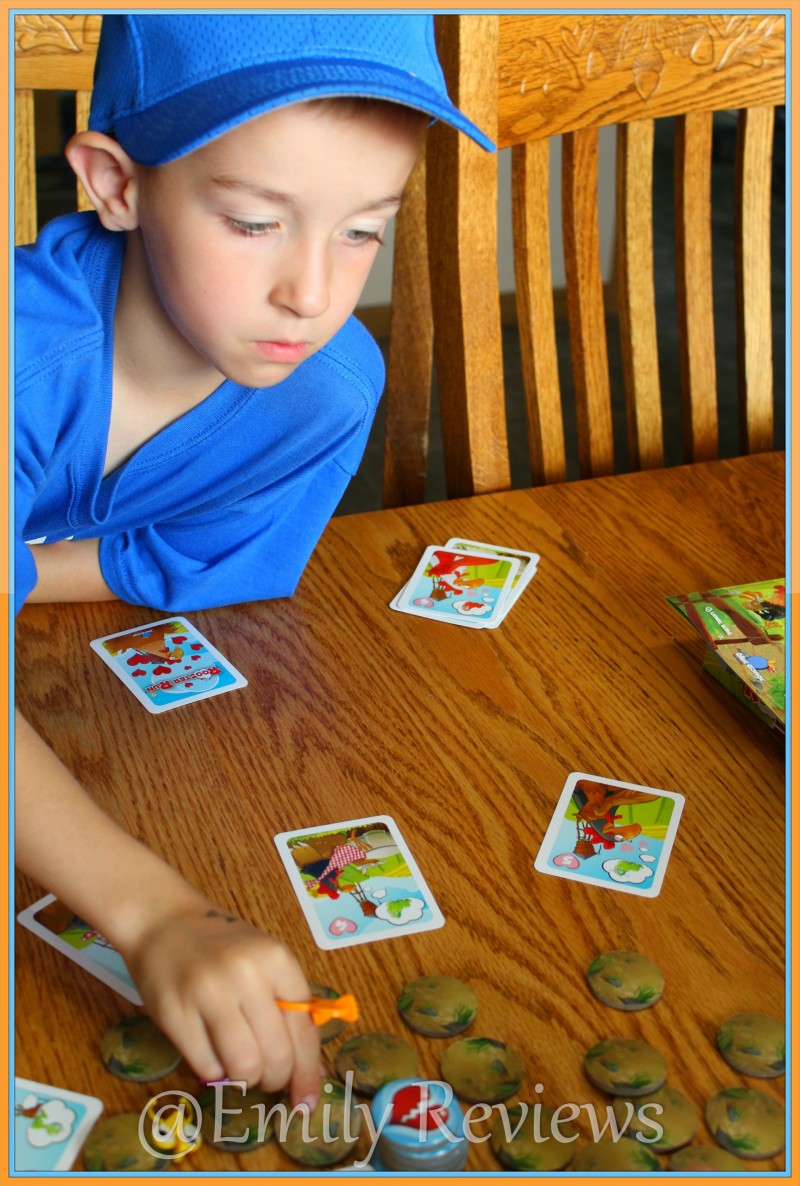 Blue Orange Games New Rooster Run: Woo picky chicks with perfect worms!