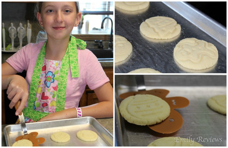 Handstand Kitchen ~ Cooking With Kids + Discount, Cookies with Santa baking kit