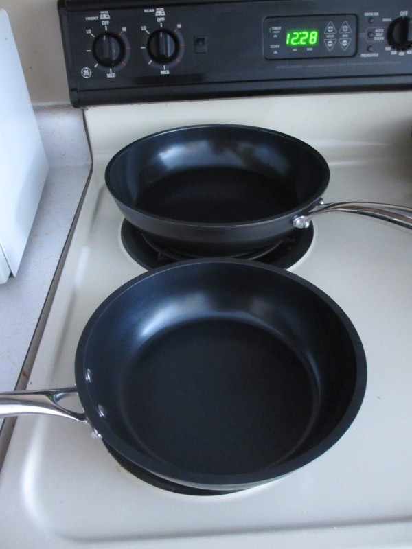 KYOCERA > Kyocera Ceramic Coated Nonstick Cookware