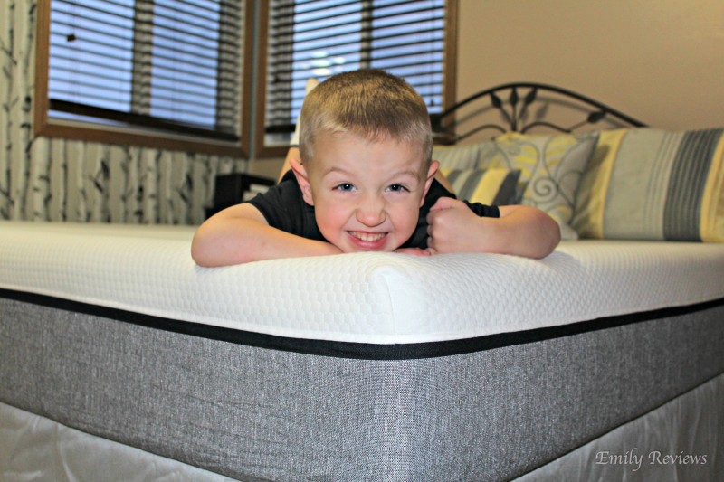 Lull Mattress ~ Digging A Little Deeper With Great Sleep Guaranteed - Lull Advanced Technology For A Great Night Sleep Mattress ~ 1 Month Update ~~ Lull Mattress ~ Sleep Well, Live Well {Emily Reviews}