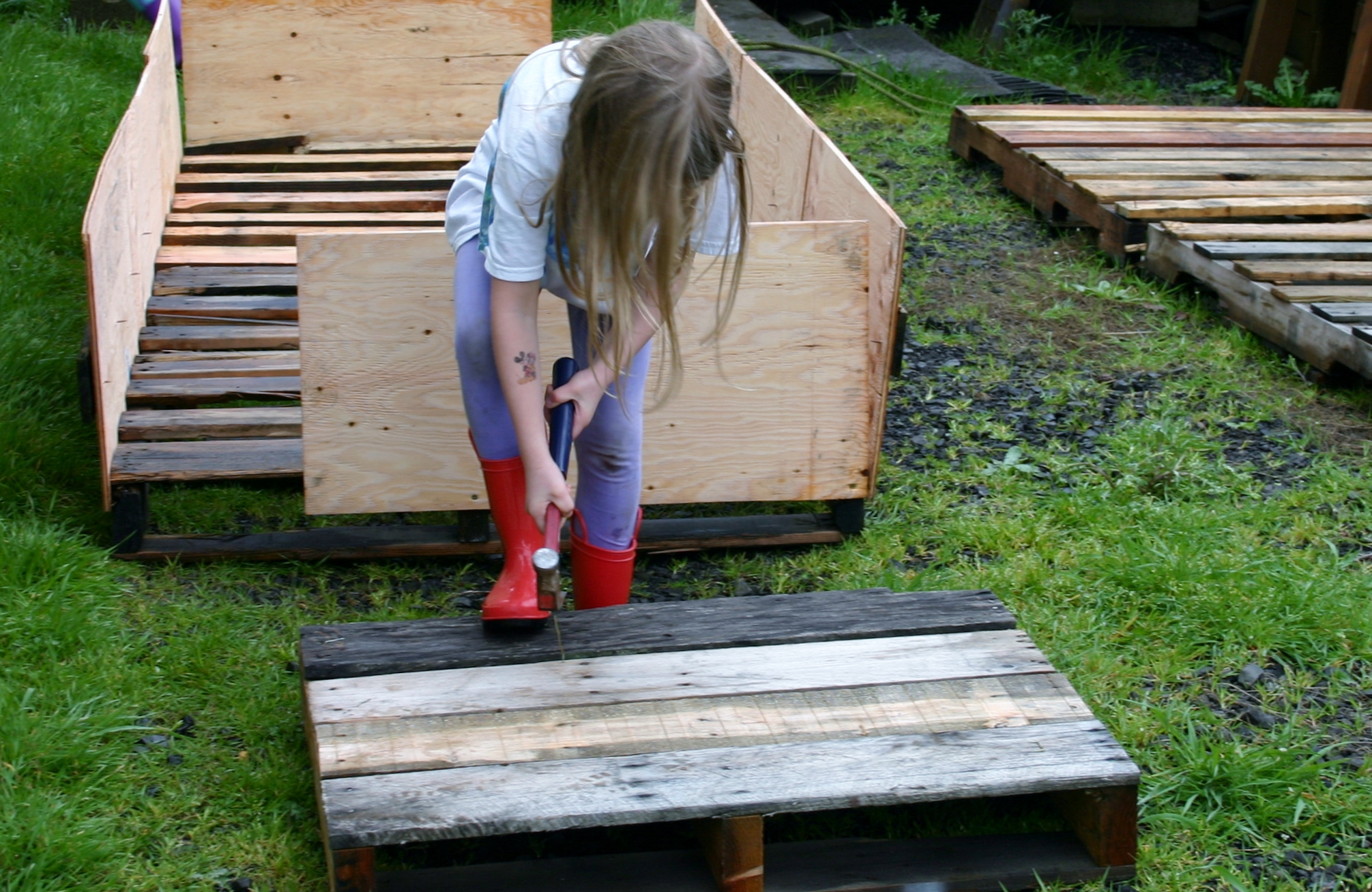 DIY Reclaimed Wood Garden Beds & Radio Flyer Review Emily Reviews