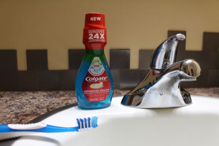 Colgate Total Advanced Health Mouthwash Review & Giveaway (4/4) Emily