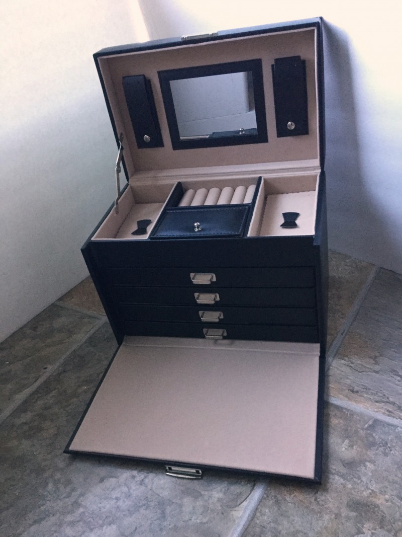 Songmics jewelry box