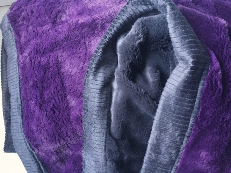 Saranoni Lush Blanket Review & Giveaway (12/4) Emily Reviews