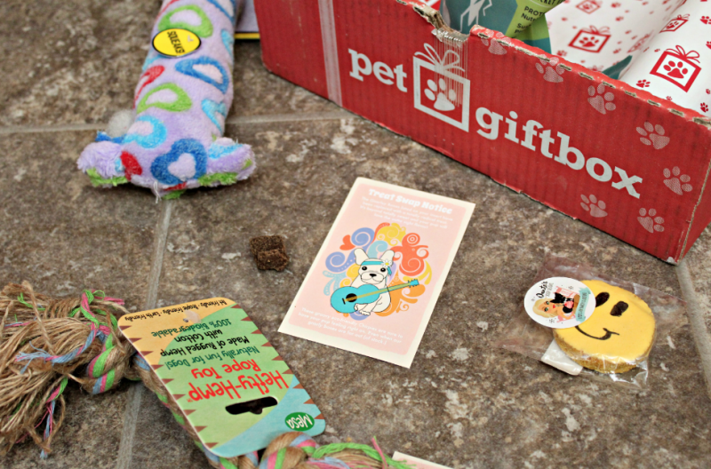 Happy Valentines Day From Pet Gift Box {+ Discount}