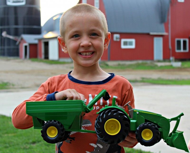 John Deere 8” Monster Treads Tractor With Wagon {From TOMY} Review