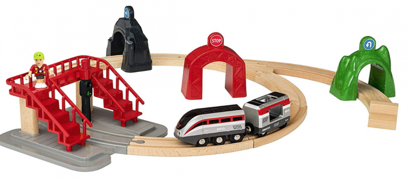 Brio Smart Engine Set with Action Tunnels Wooden Train (17 Piece),