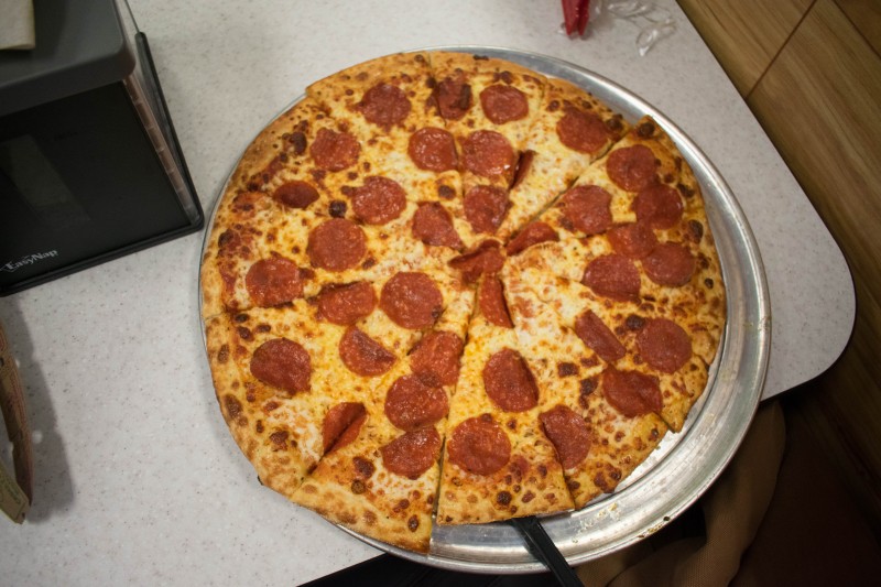 Chuck E Cheese pizza