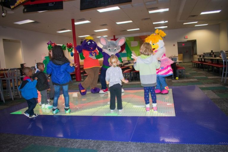 Why We Love The Newly Remodeled Chuck E Cheese's In Portage, Michigan