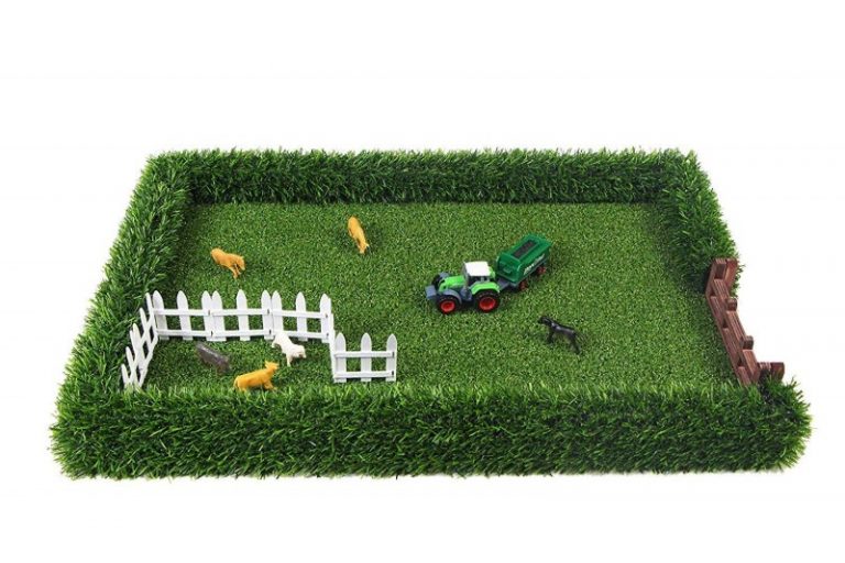 The Field Toy Farm Play Set | Emily Reviews