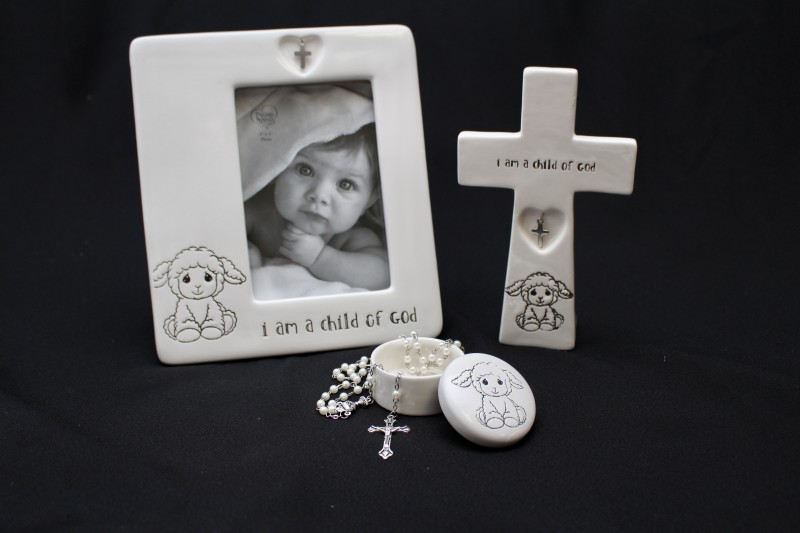 153407,Boy Rosary Precious Moments Baptized In His Name Resin Box With Rosary For Boy 