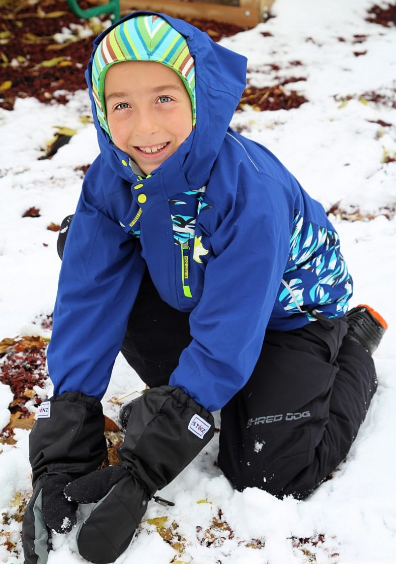 11 Things To Pack For A Fun-Filled Snow Trip With Kids {+ Shred Dog Review}