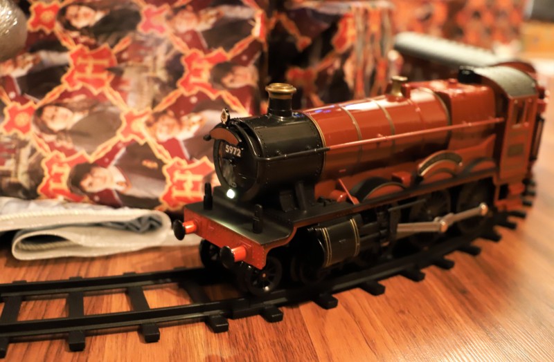 hogwarts christmas train set
