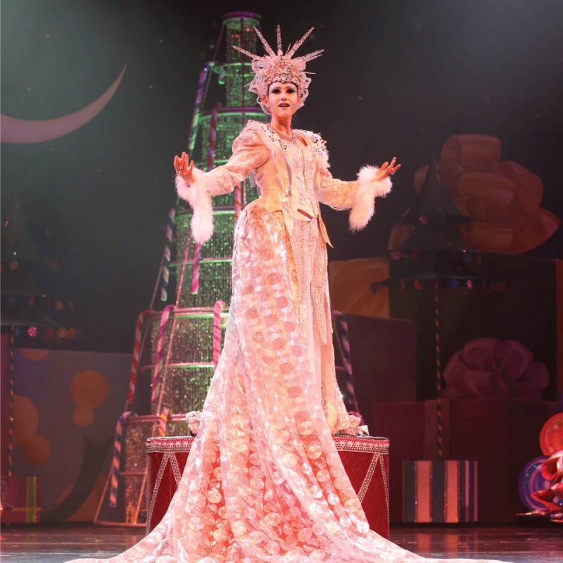 Inspiring Holiday Excitement with Cirque Dreams Holidaze