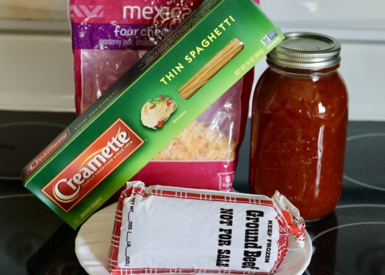Super Simple Spaghetti Bake - Just 4 Ingredients! | Emily Reviews