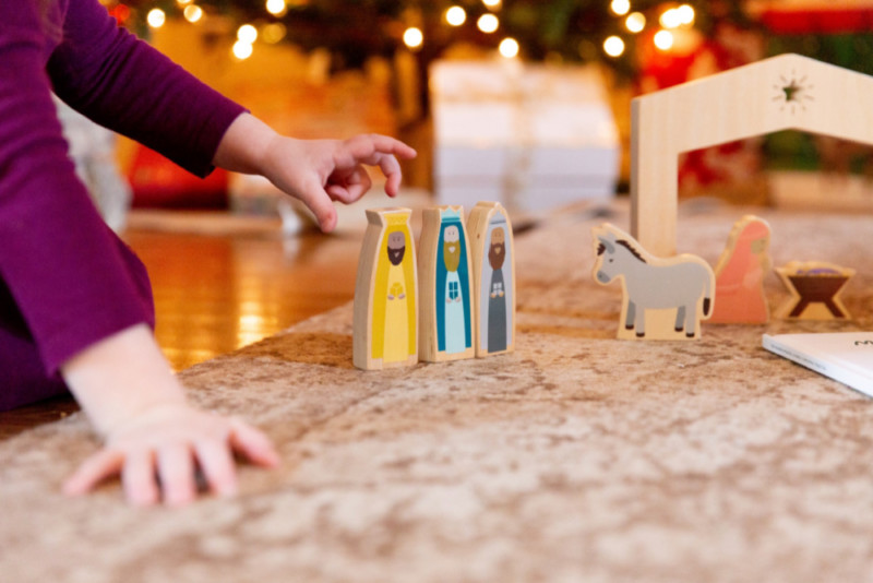 The Manger Mission: Nativity Activity Set (Fun Family Tradition)