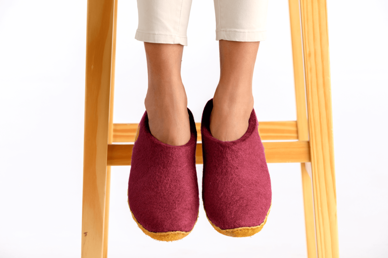 NAUSENI Slippers - adult