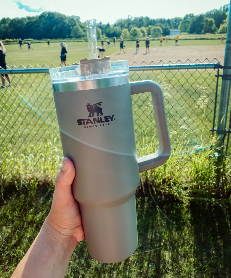 stanley adventure quencher tumbler