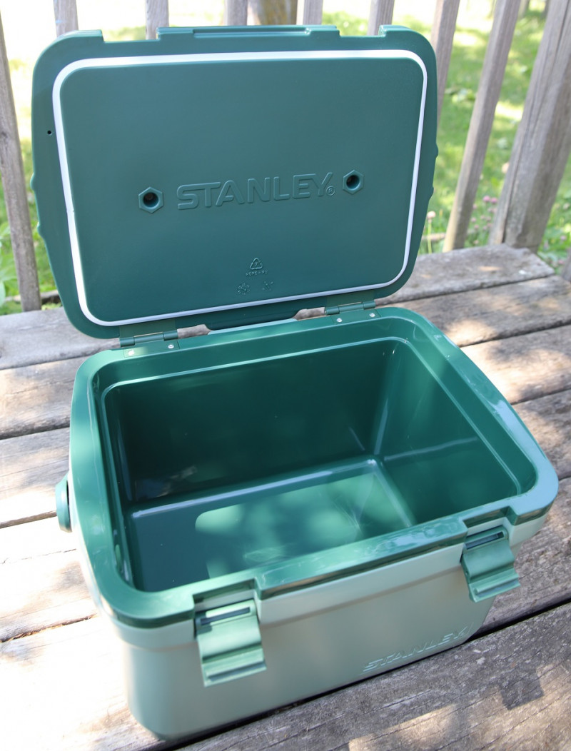 stanley series hard cooler