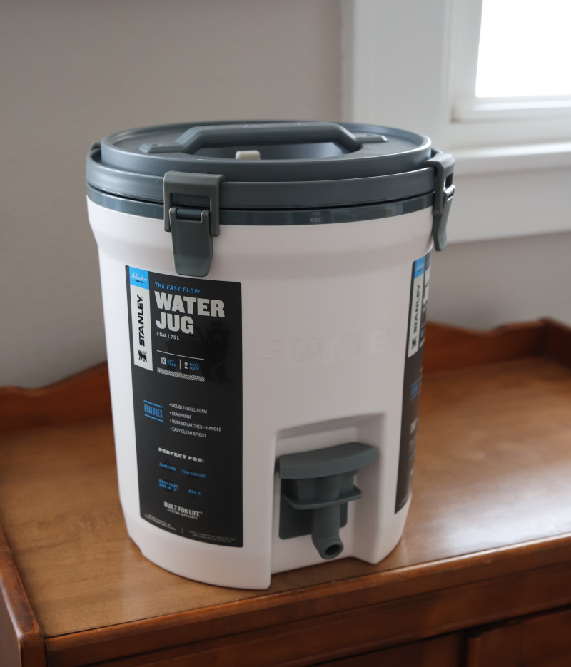 stanley fast flow water jug