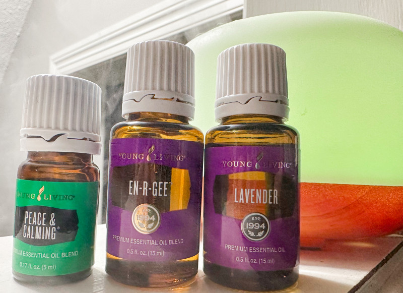 3 Essential Oils To Save Your Sleep Schedule This Daylight Savings