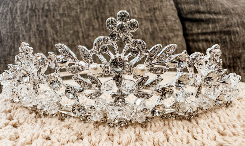 SWEETV Jewelry, Crown, & Accessories Review + Giveaway