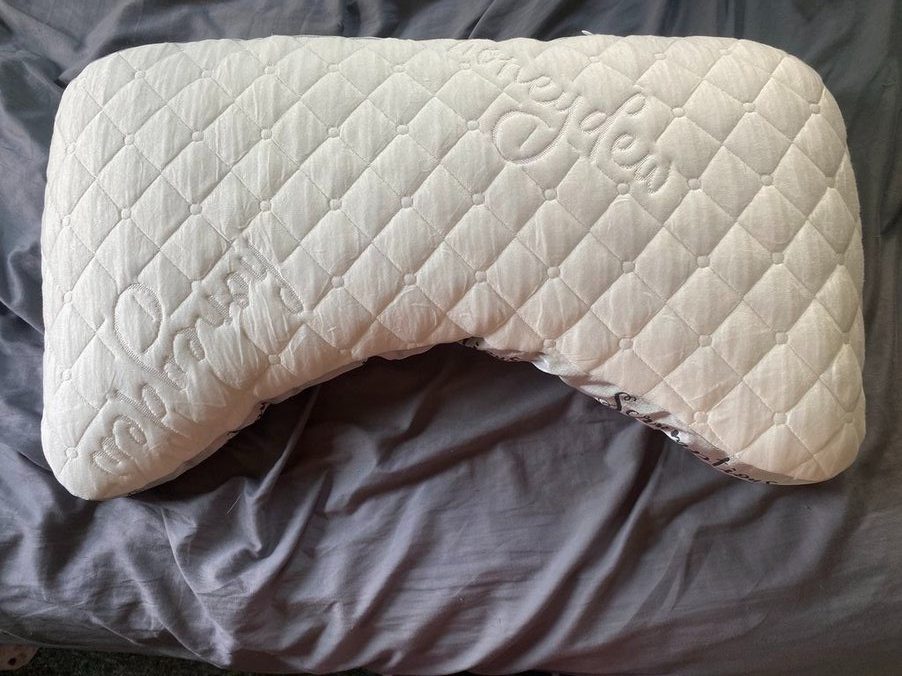 Honeydew side sleeper pillow
