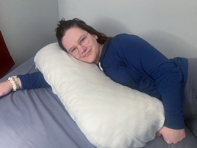 Honeydew side sleeper pillow