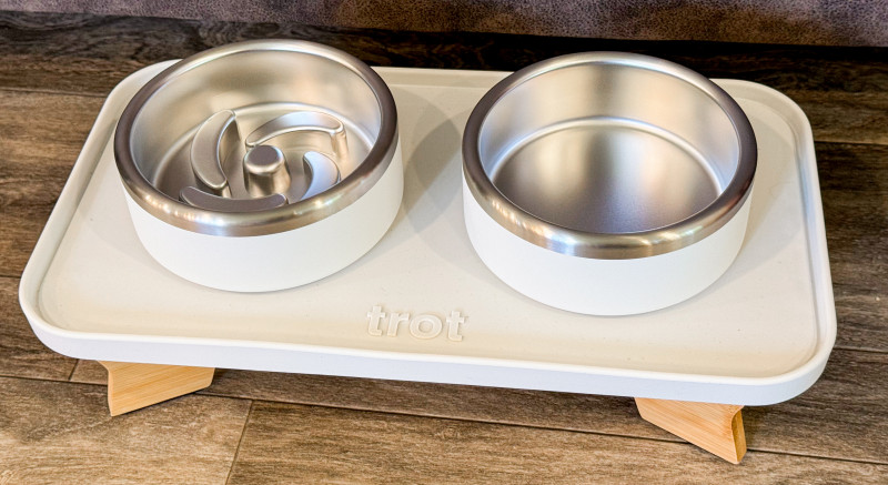 Trot Pets: Complete Feeding Set With Mat + Stand Review.