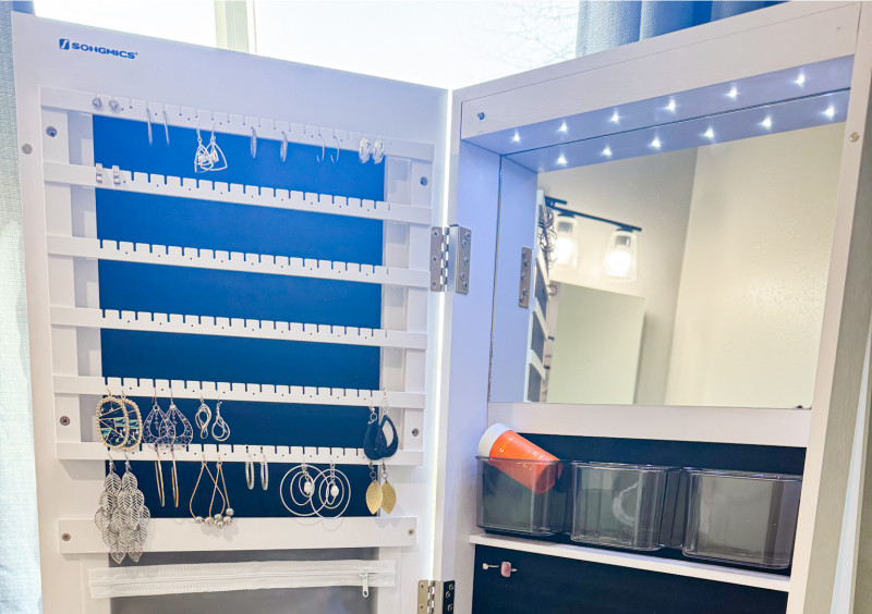 SONGMICS Lockable Mirror Jewelry Cabinet Review (+ Jewelry Box Giveaway!).