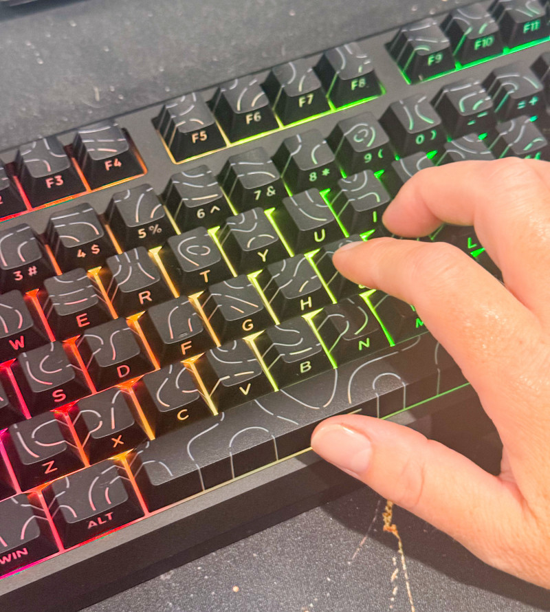 Redragon URANUS K737 PRO Gaming Keyboard Review.