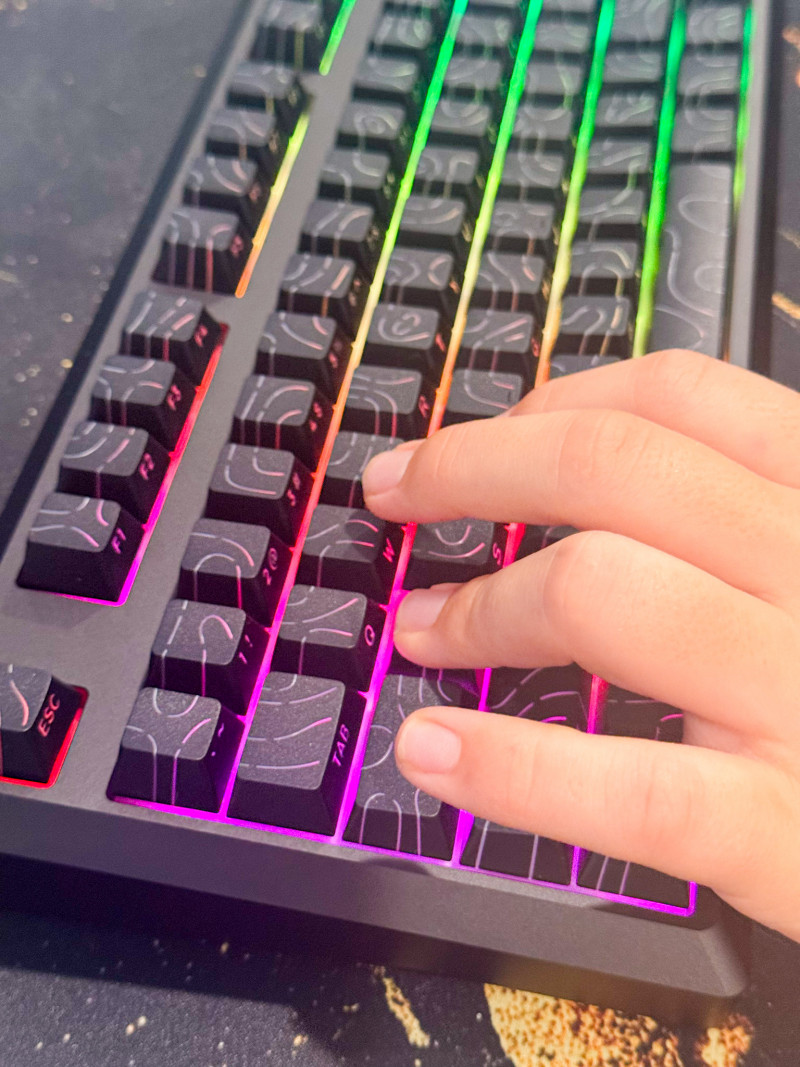 Redragon URANUS K737 PRO Gaming Keyboard Review.