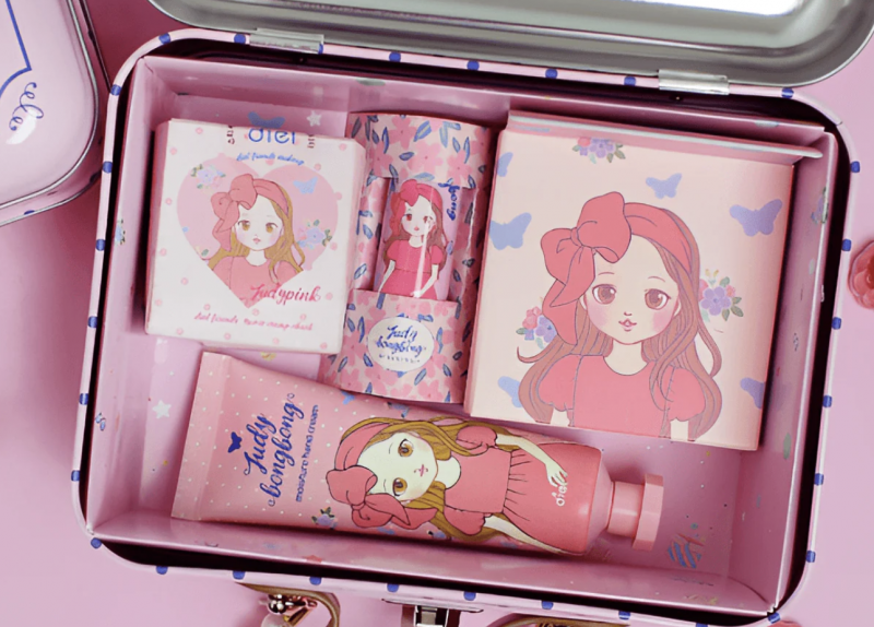 Diel Friends Judy Tin Box {Giveaway}.