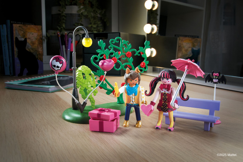 PLAYMOBIL x Monster High Valentines Date.