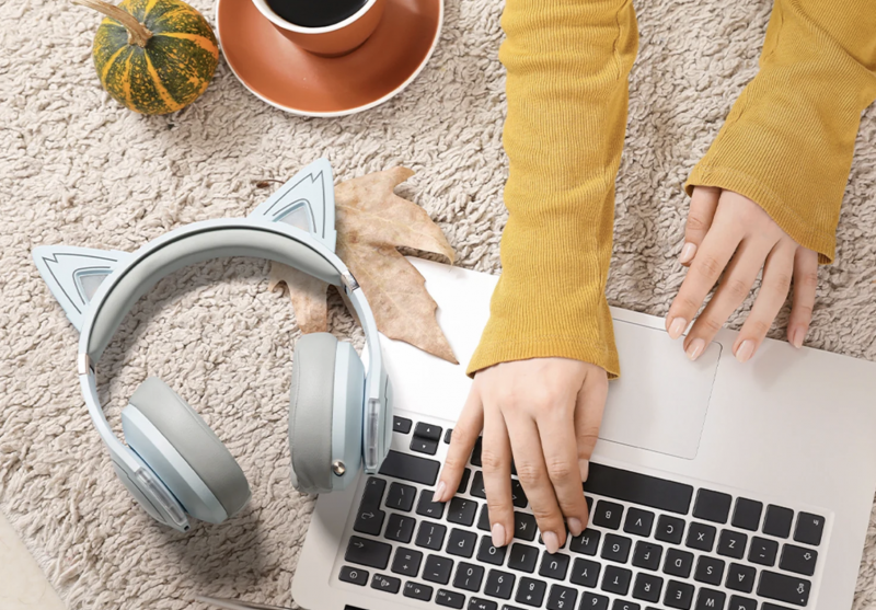 G5BT CAT Gaming Headset Low Latency Bluetooth Gaming Headset.