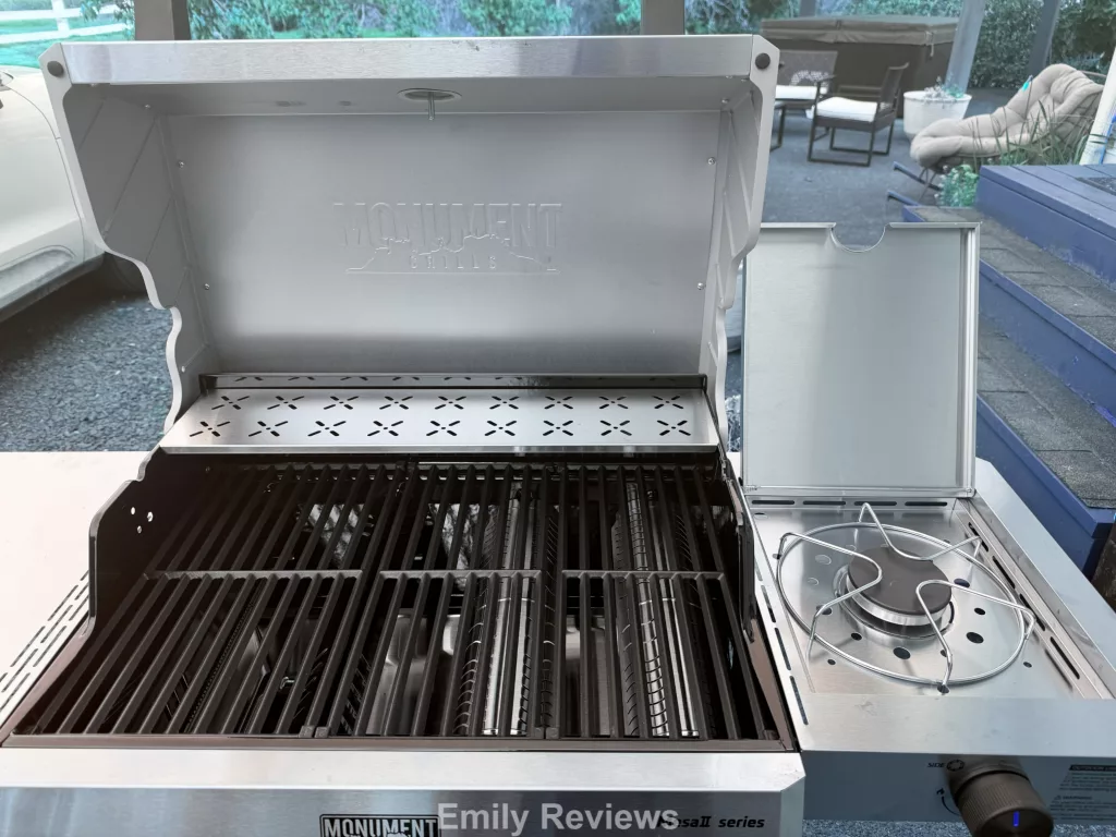 Monument Mesa II 415BZ review, Monument grill review, budget gas grill, propane grill with side burner, best gas grill under 500, backyard grill ideas, grill rain cover review