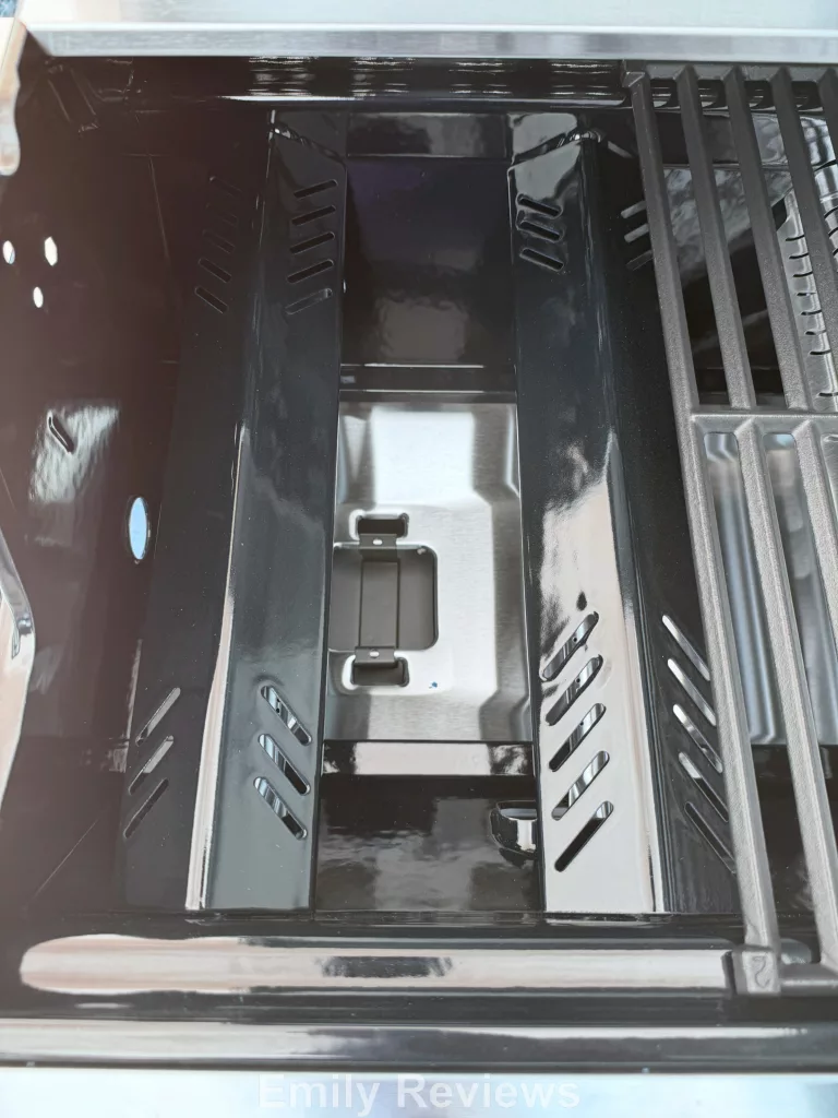 Monument Mesa II 415BZ review, Monument grill review, budget gas grill, propane grill with side burner, best gas grill under 500, backyard grill ideas, grill rain cover review