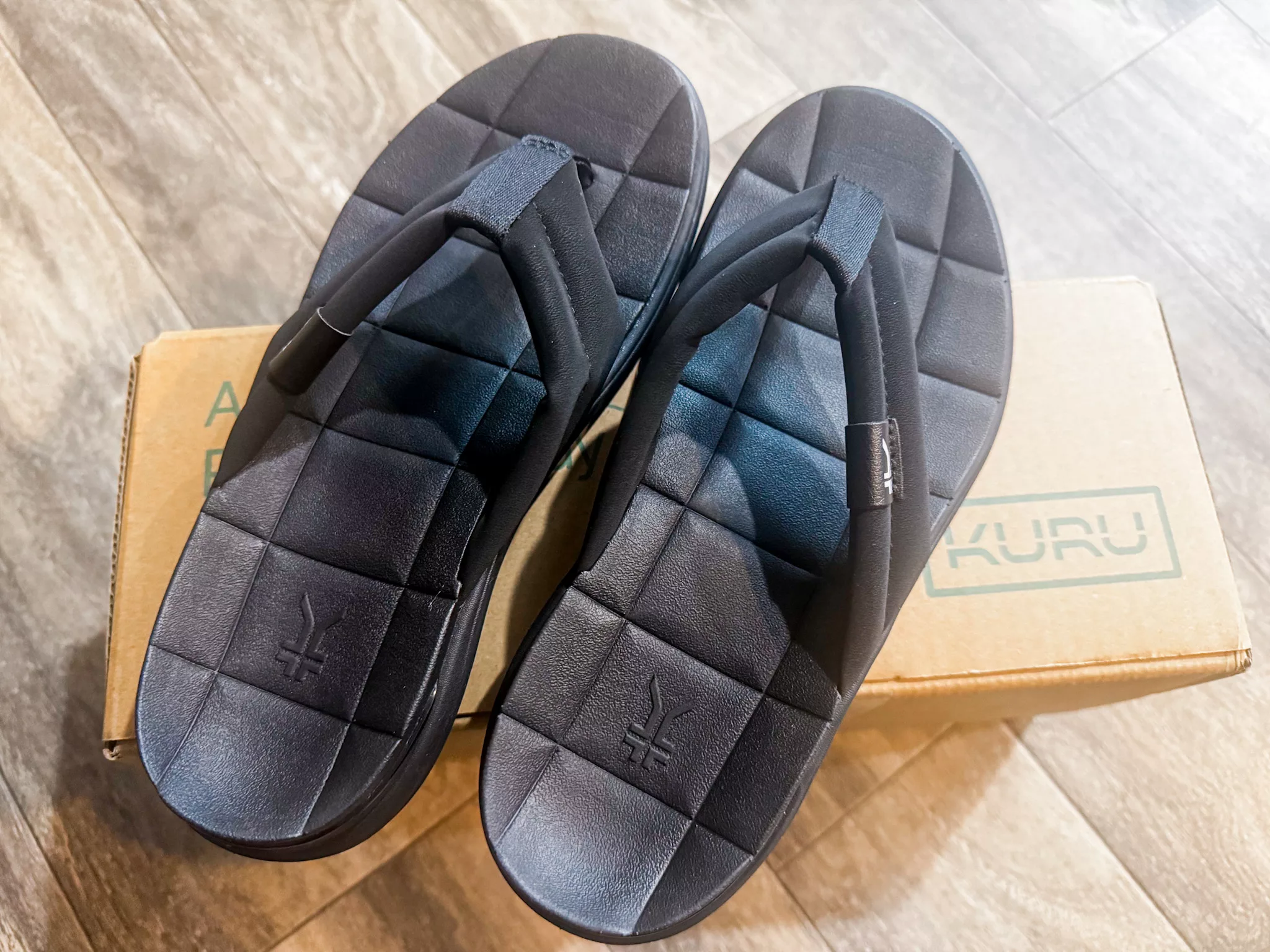 KURU MOMENT Flip Sandals - A Summer Must Have!
