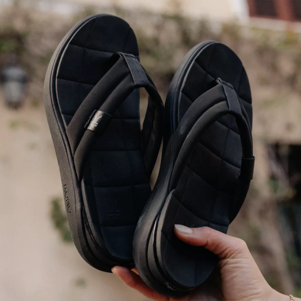 KURU MOMENT Flip Sandals - A Summer Must Have!