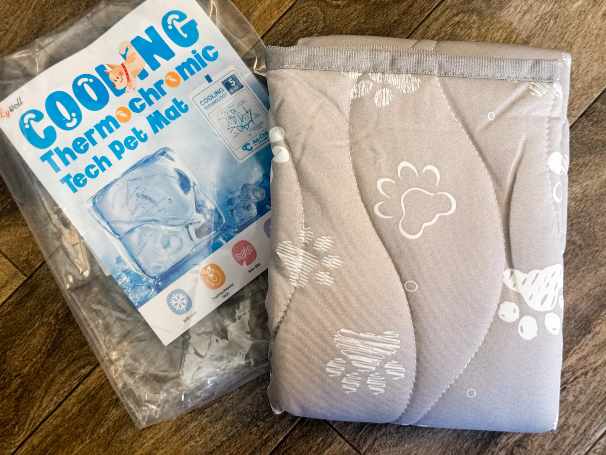 Super-Absorbent Cooling Mat For Dogs Review + Giveaway.