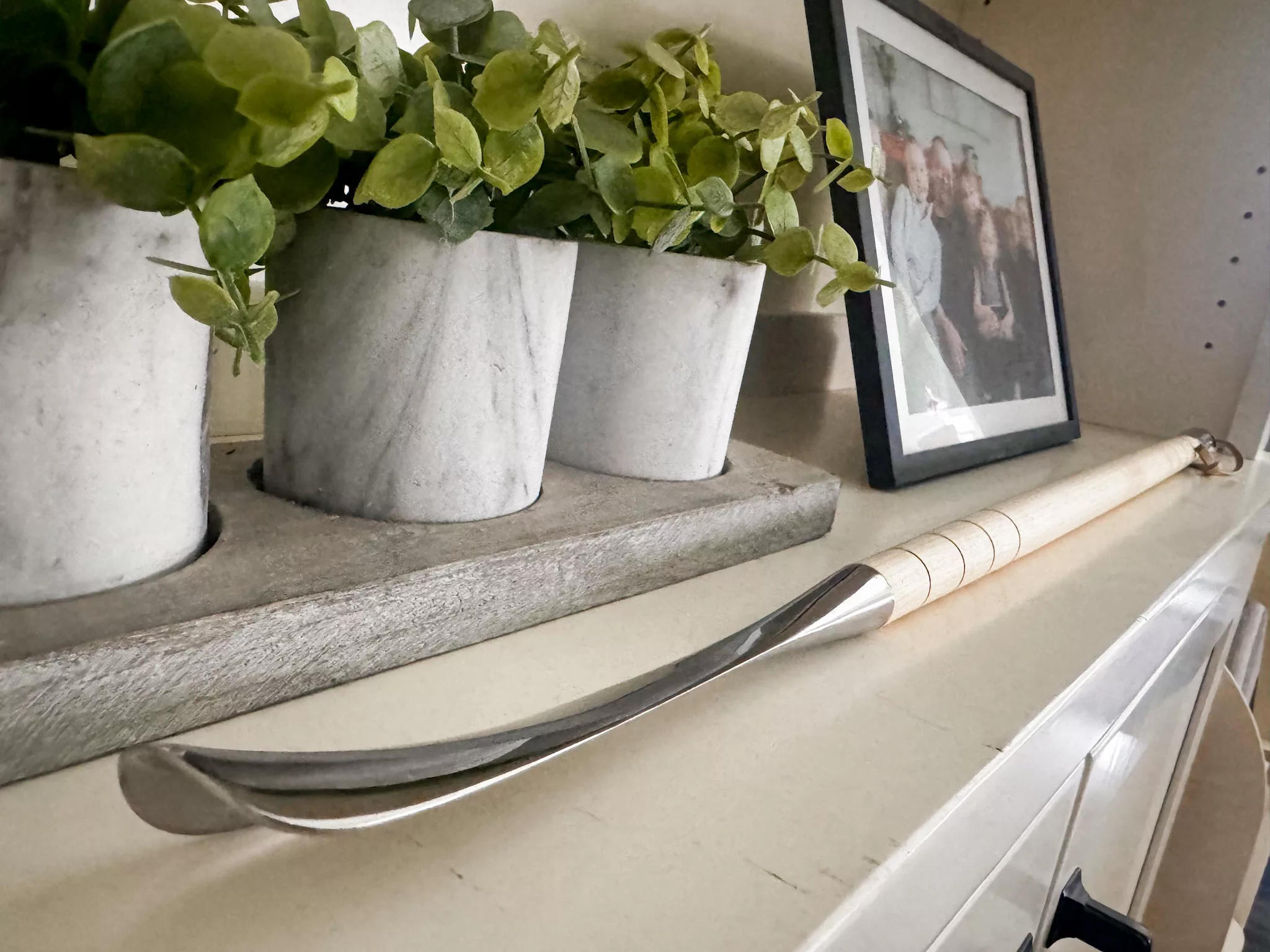 Dapper Woodworks Long Shoe Horn Review + Giveaway.