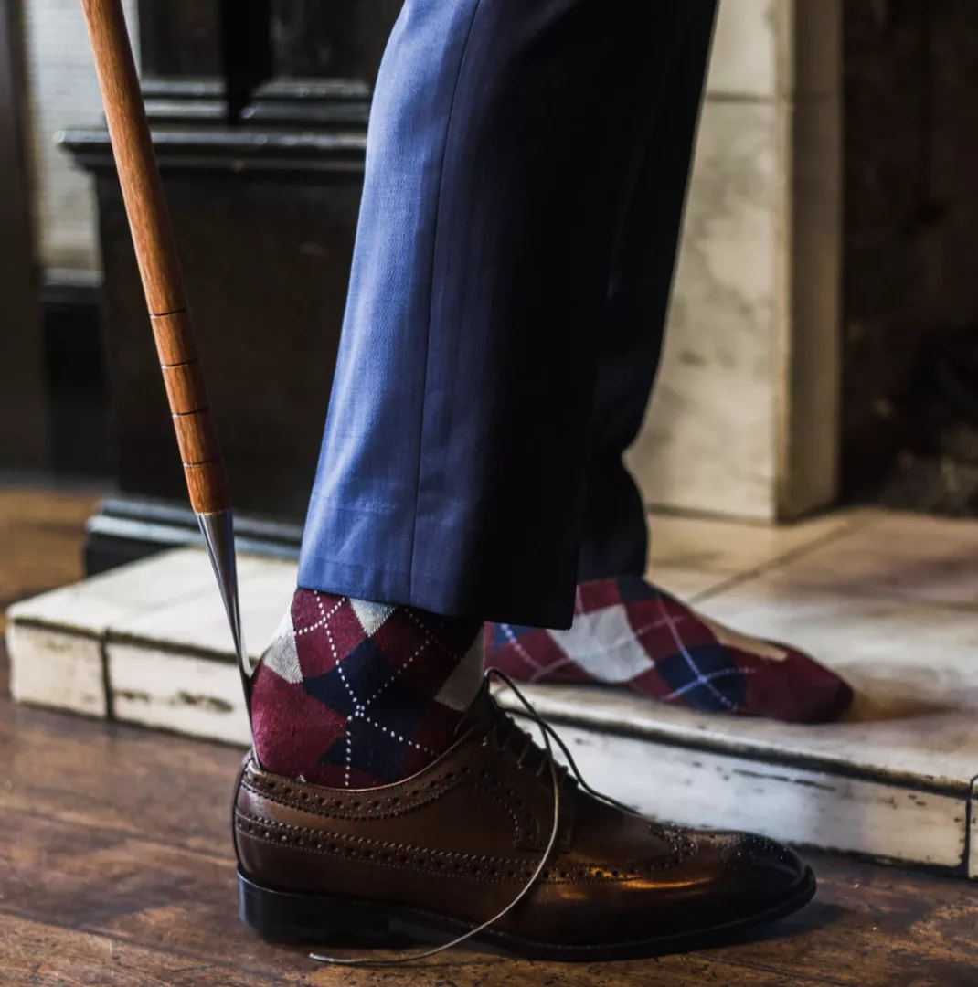 Dapper Woodworks Long Shoe Horn Review + Giveaway.