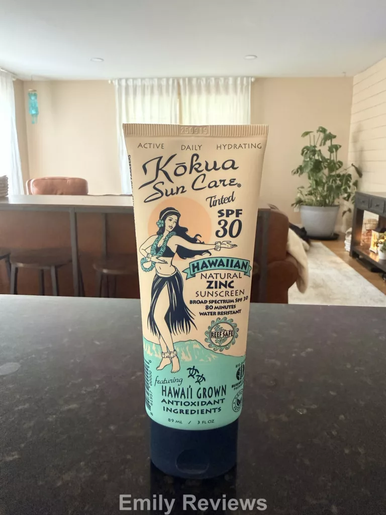 best mineral sunscreen for face and body, natural sunscreen SPF 50 waterproof, zinc sunscreen for sensitive skin, sunscreen that doesn’t burn eyes, long lasting sunscreen for swimming, sunscreen for snorkeling and ocean use, water-resistant sunscreen 80 minutes, clean sunscreen no oxybenzone, Reef-Safe sunscreen, Hawaii