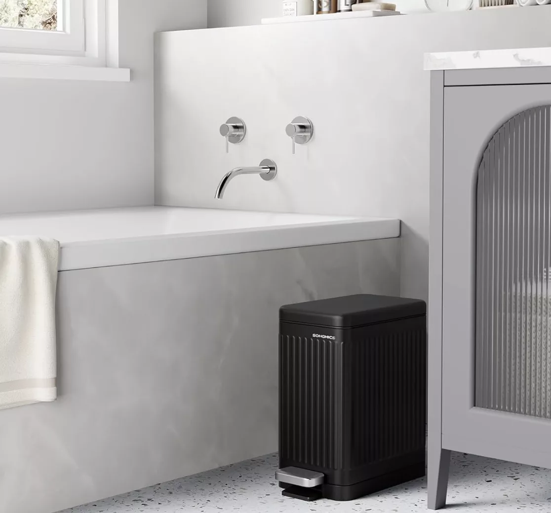 SONGMICS Bathroom Trash Can, 2.6-Gallon.