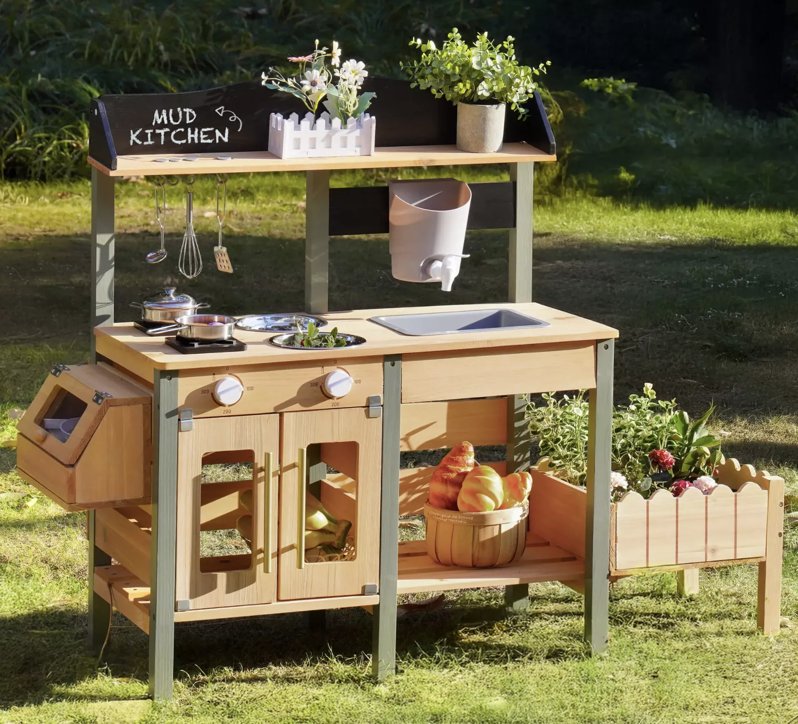 ROBUD Outdoor Mud Play Kitchen.