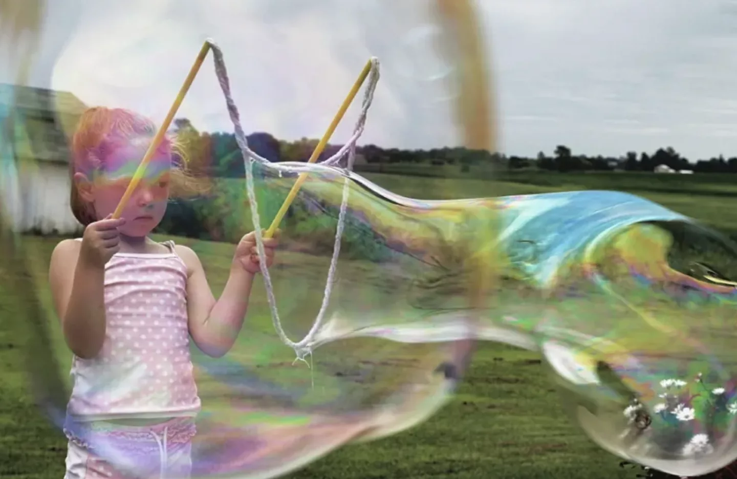Giant Bubbles Recipe - Ditch The iPad & Grab These Fun Interactive And Entertaining Toys Instead!